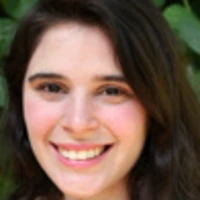 Profile photo of Alexis Bay