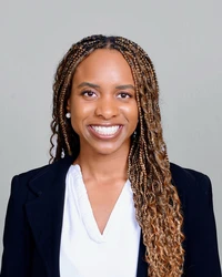 Profile Photo for Leslie Omeire 